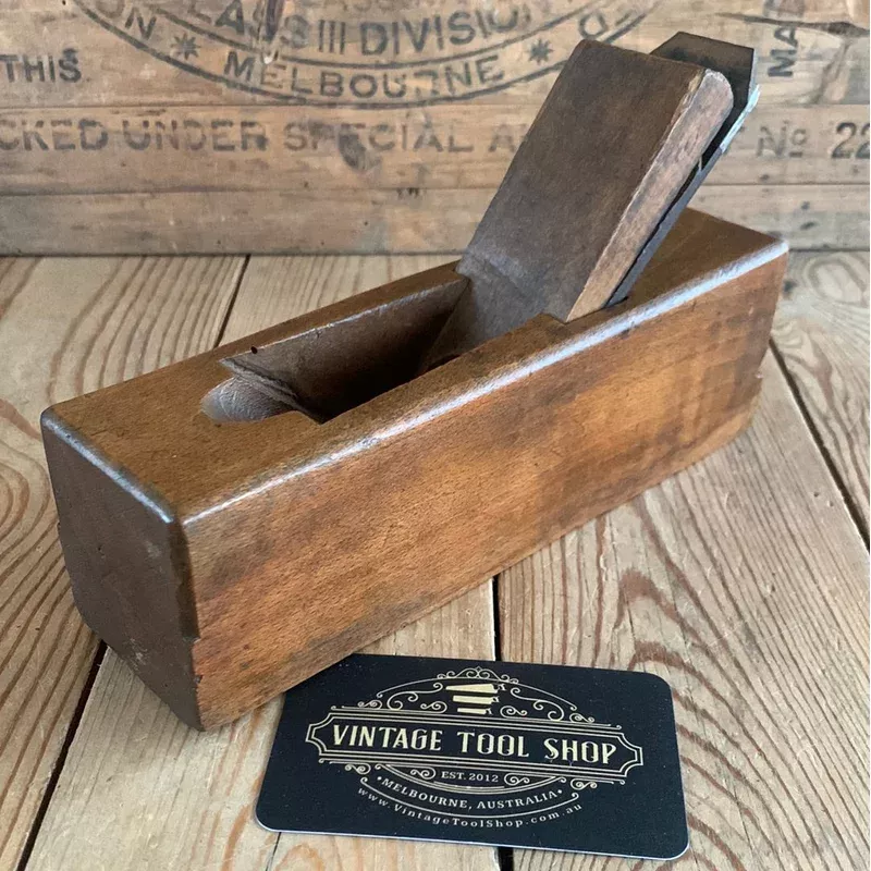 Y1504 Antique FRENCH Wooden SMOOTHING PLANE display